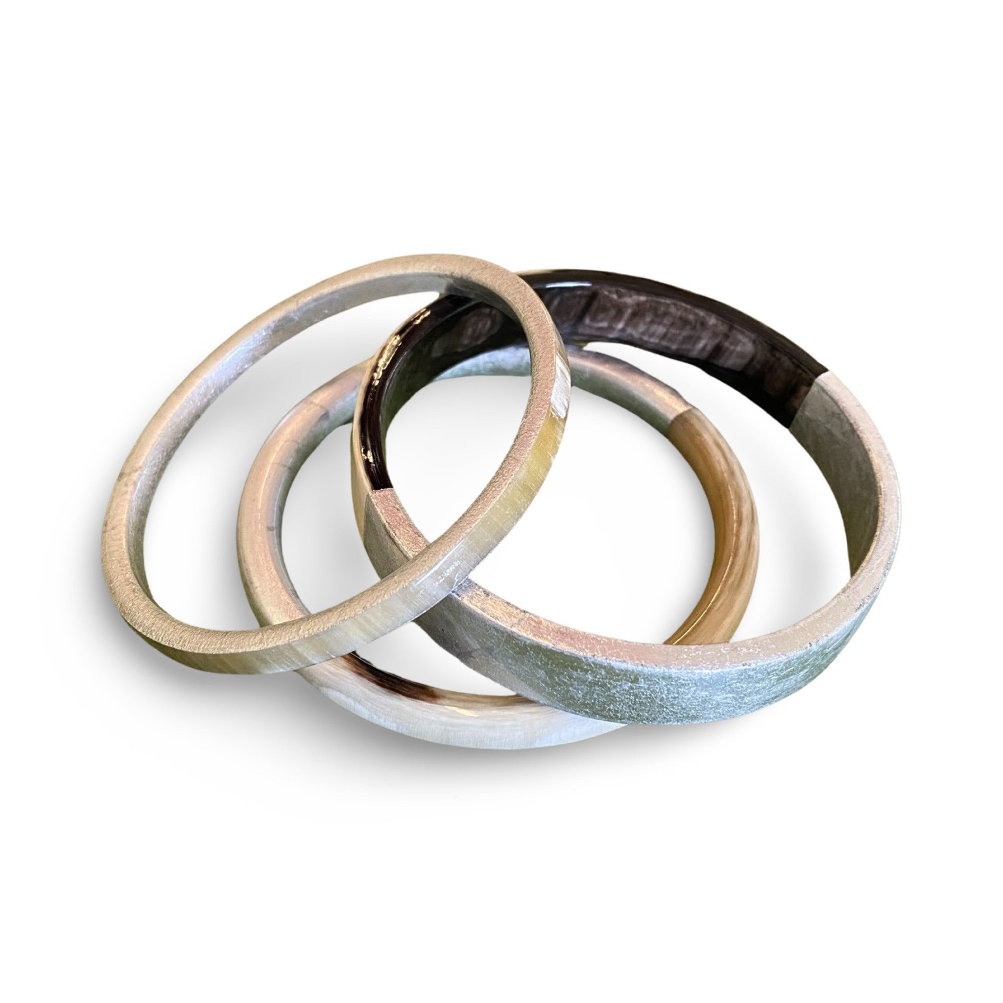 CTB198S Natural Horn Bangle Set With Lacquer-S – Vivo Direct